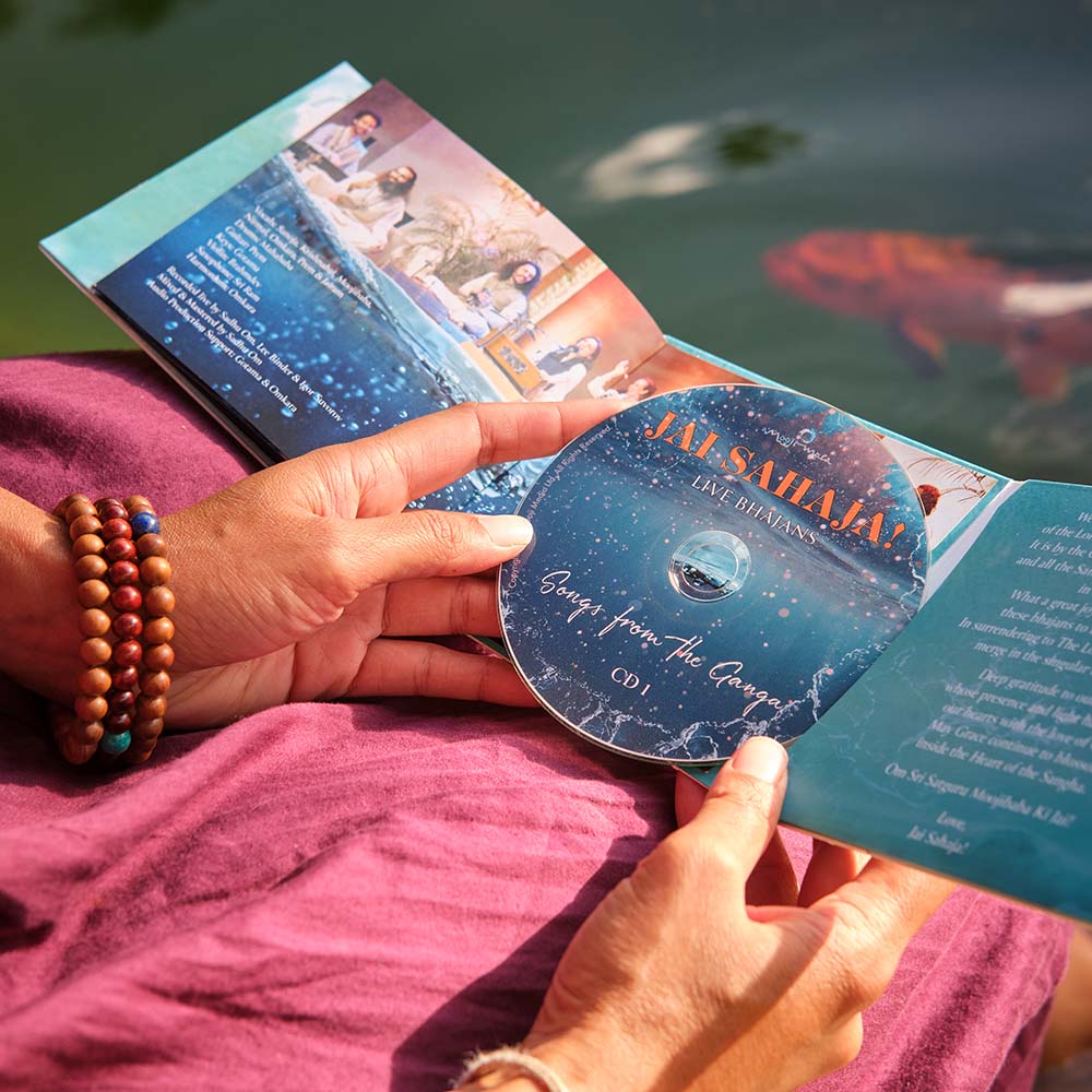 Jai Sahaja! Live Bhajans, Songs from the Ganga - Image 7